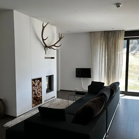 Luxurious 3 Bed, 3 Bath Apmt W Pool Lägenhet