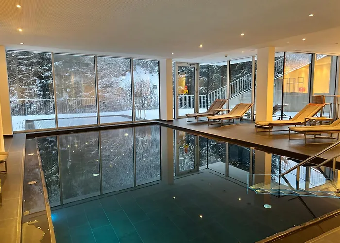 Luxurious 3 Bed, 3 Bath Apmt W Pool 公寓 *