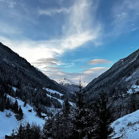 Luxurious 3 Bed, 3 Bath Apmt W Pool Kappl (Landeck)